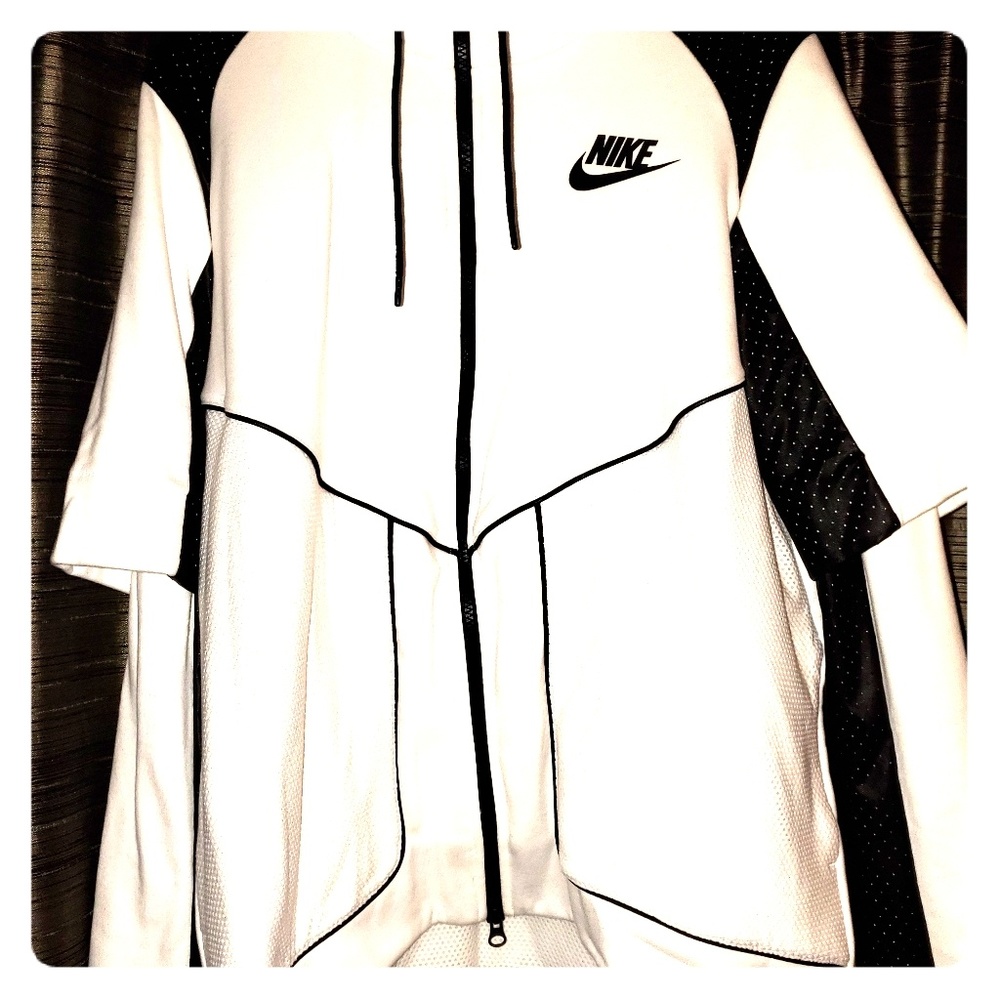 Nike jacket new with no tags